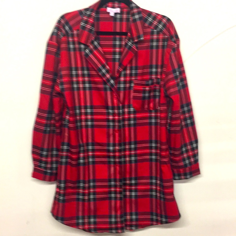 Women’s size small Pink Lily front button sleep shirt. Like new